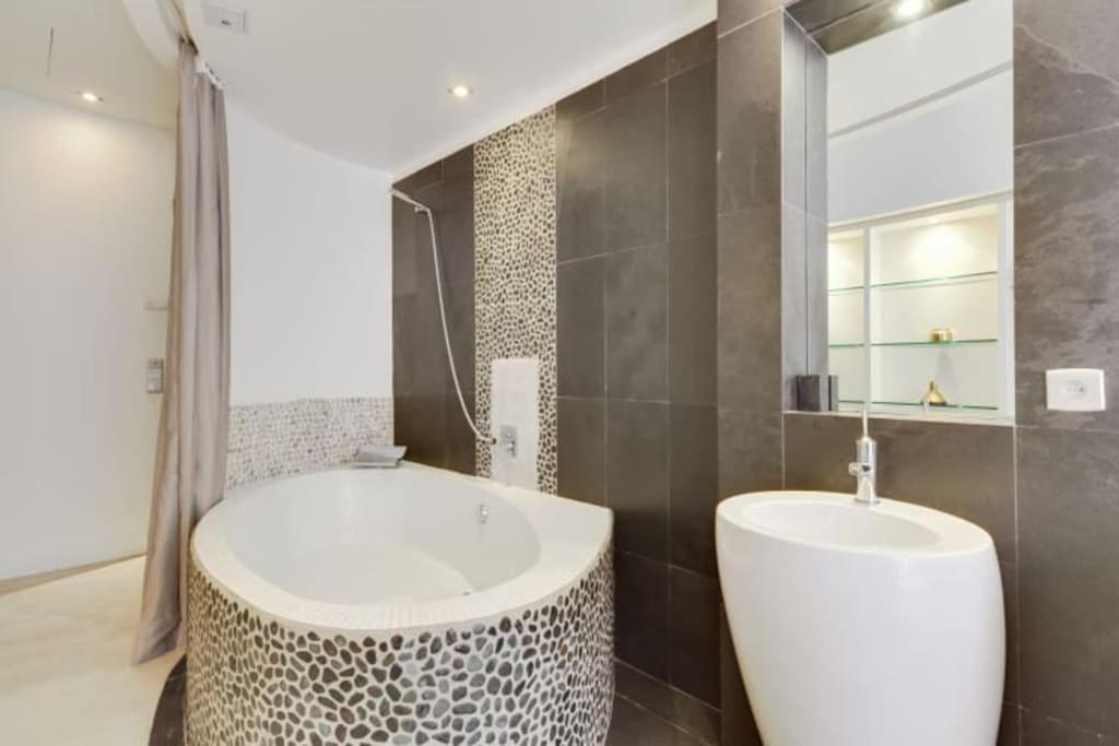 Magnifique Appartement Parisien - Marais エクステリア 写真